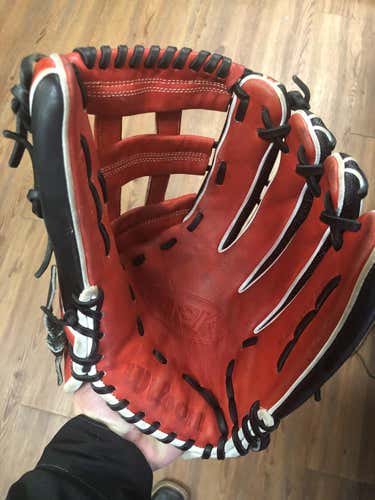 Red Used High School/College Wilson Right Handed Outfield A2K Baseball Glove 12.75"