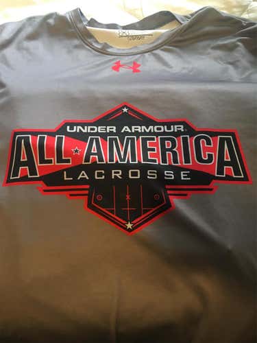 Gray Men's Large Under Armour Shirt