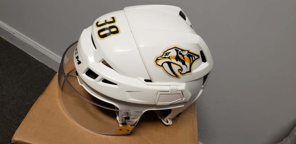 Nashville Predators CCM V08 Helmet Light Use - Small
