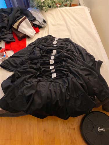 10 New Black Medium   Jerseys