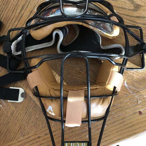 Catcher Face Mask