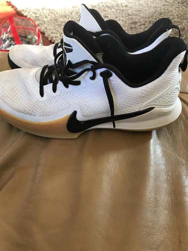 White Men's 9.5 (Women's 10.5) Nike Shoes