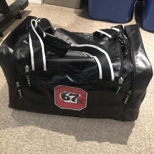 Ottawa 67s Small Black Travel Bag