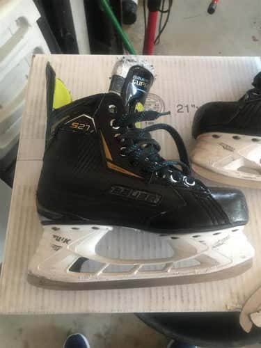 Junior Bauer Supreme S27 D&R (Regular) Size 5 Hockey Skates