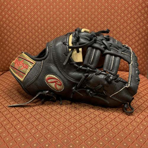 Rawlings Gold Glove With Gold Labels