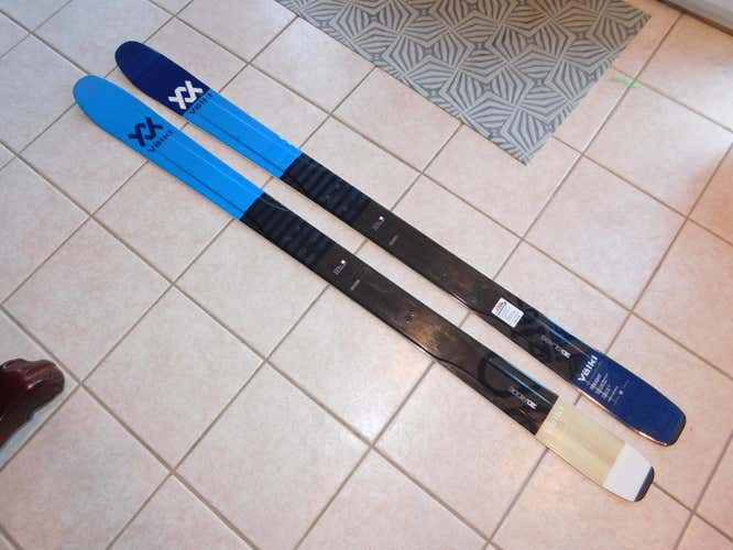 Used Men's 2018 Volkl All Mountain Skis Without Bindings
