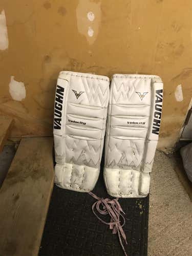 White Used 26" Vaughn Velocity V5 Goalie Leg Pads