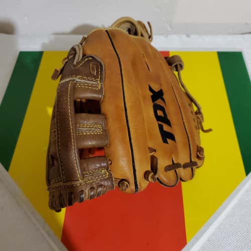 Used Orange/Brown Louisville Slugger Right Handed Infield TPX Air Defense Baseball Glove 11.5"