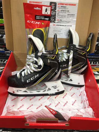 New CCM Super Tacks AS1 D&R (Regular) Size 6 Hockey Skates