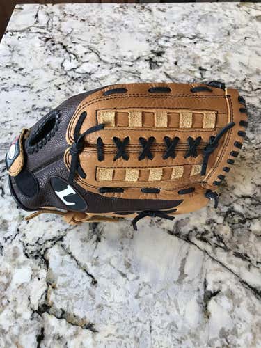Louisville Slugger Dynasty Series 12.5" DY1251Glove