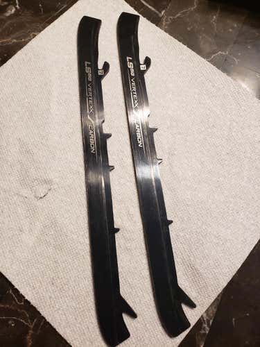 BAUER VERTEXX LS5G CARBON STEEL RUNNERS, GOALIE SKATES SIZE 7 NICE