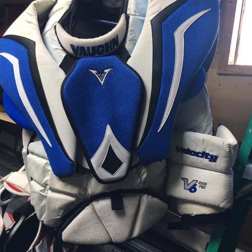 Senior Large Vaughn Velocity V6 2000  Goalie Chest Protector