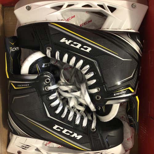 Used CCM Tacks 9090 D&R (Regular) Size 8 Hockey Skates