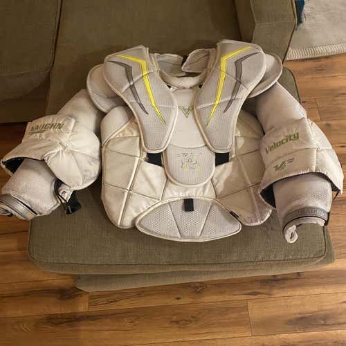 Senior Extra Large Vaughn V6 2200 Pro Goalie Chest Protector