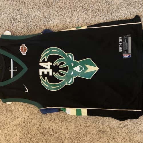 Giannis Bucks Jersey