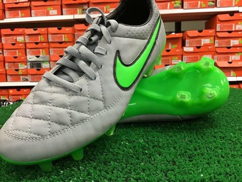 Dat Gelijkwaardig invoeren New Nike Tiempo Legend V FG Soccer Cleats Grey / Green Soccer Cleats Size 5  FIRM PRICE | SidelineSwap