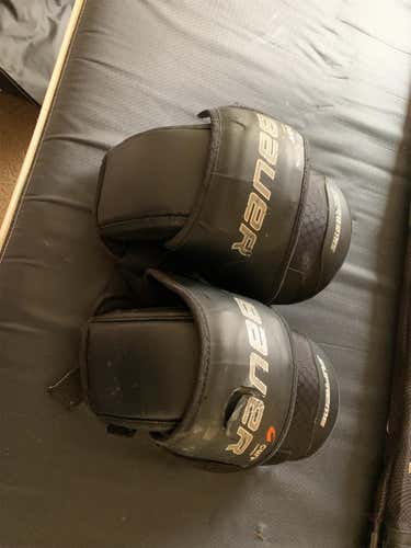 Bauer 1s Supreme Knee Guards