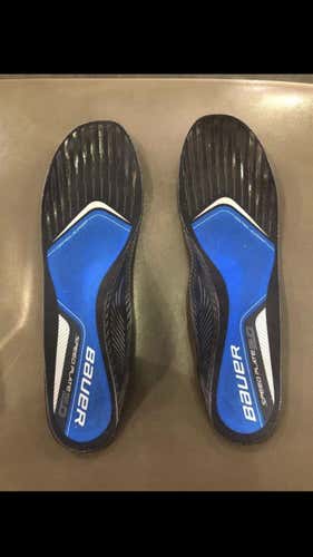 New Bauer Supreme 2S Pro D&R (Regular) Pro Stock Size 9 Hockey Skates