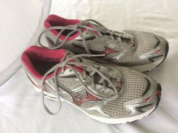 Mizuno X10 Vs1 Ladies Running Shoes Size W9 Pink Grey White Box R |  SidelineSwap