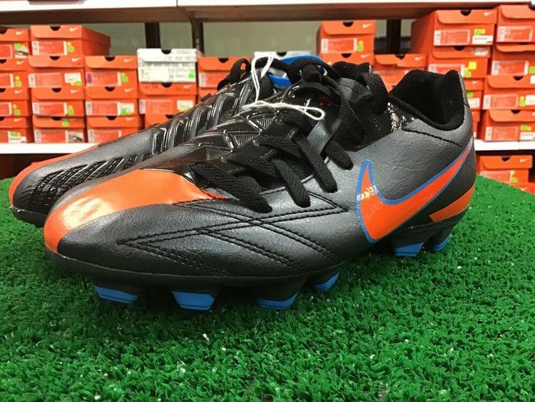 soccer cleats t90
