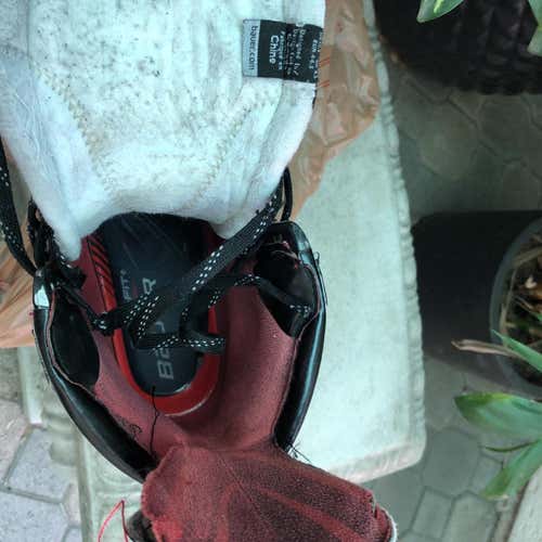 Used Bauer Vapor APX2 EE (Extra Wide) Size 9 Hockey Skates