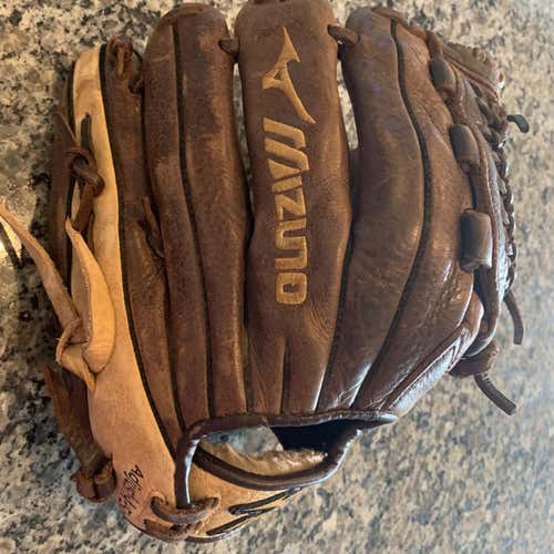 Brown Used Infield Professional model 11.75" Baseball Glove