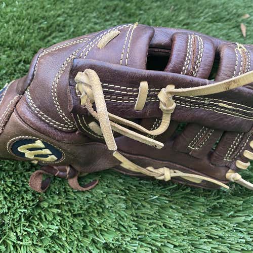 Brown Used Outfield A800 12.25" Baseball Glove