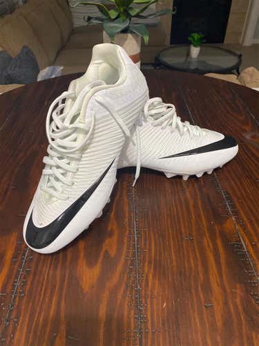 White Men's Molded Cleats Low Cut