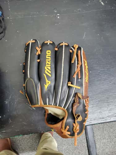 Black Used High School/College Mizuno Left Handed Outfield Classic Pro Soft Baseball Glove 12.75"