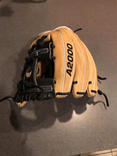 Wilson A2000 1787 11.75in.