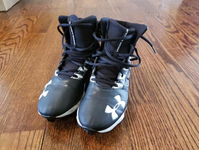 Under Armour cleats size 5.5 - Like New