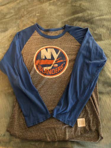 Used Large New York Islanders Retro Brand Long Sleeve