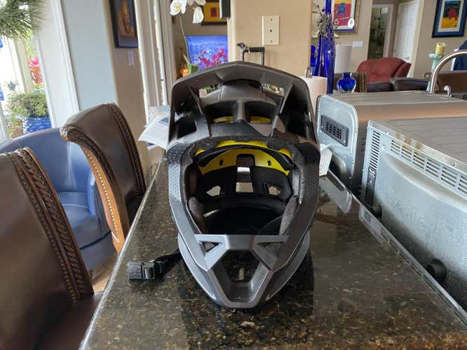 Used Men's Large Bike Helmet