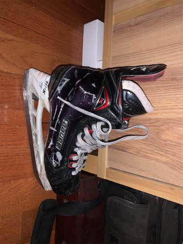 Used Bauer Vapor 1X 2.0 EE (Extra Wide)  Size 8 Hockey Skates