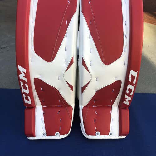 White Used 33" CCM Revolution 577  Goalie Leg Pads