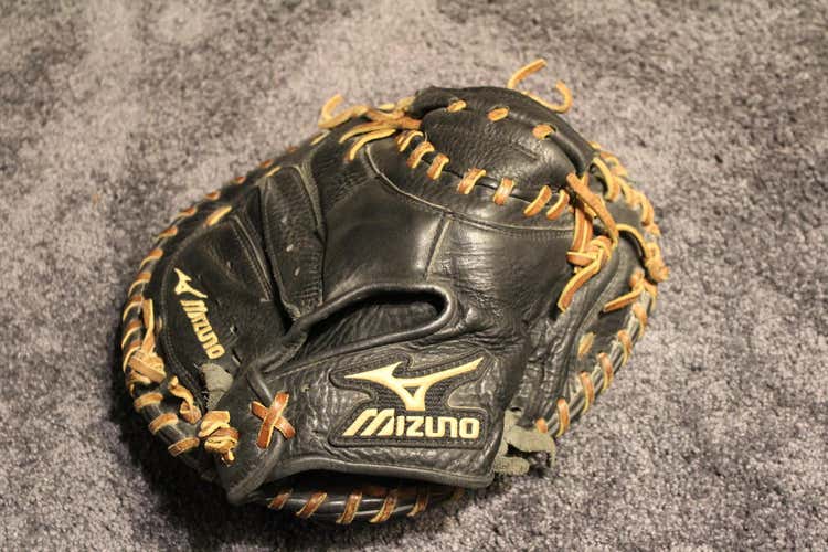 Black Used Mizuno Right Handed Catcher's gxc 54 Baseball Glove 33.5"