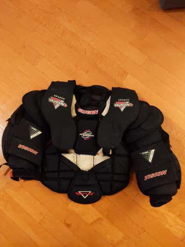 Senior Used Medium Vaughn Goalie Chest Protector