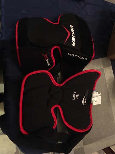 New Bauer Vapor 900 Goalie Knee Pads