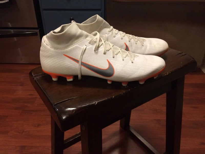 Used 12 (Women's 13) Nike Mercurial Superfly Cleats
