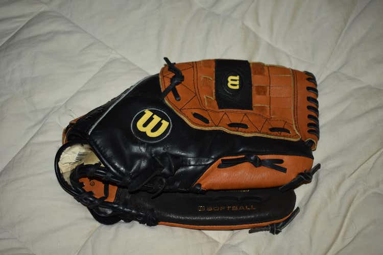 Wilson A0350 Elite Softball Glove, RHT, 13 Inch