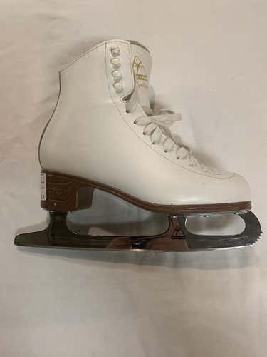 Used Jackson Mystique Senior 6 Ice Skates Figure Womens
