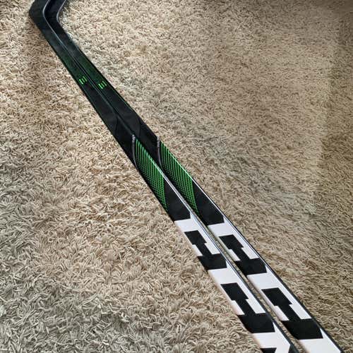 2 Pack - CCM Ribcor Trigger 4 PRO P90 65 Flex RHHockey Stick