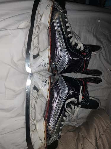 Used Bauer Vapor 1X E&W (Wide)  Size 8.5 Hockey Skates