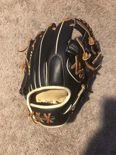 Black New Mizuno Pro Select 11.5" (Infield) Baseball Glove