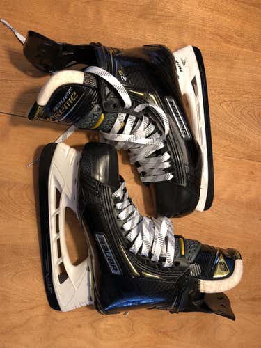 Used Bauer Supreme 2S Pro EE (Extra Wide) Size 6 Hockey Skates