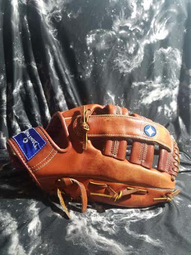 Brown Used Adult Spalding Right Handed Outfield Competition series Baseball Glove 13"