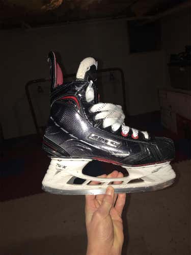 Bauer Vapor X800 Size 5.5 (PRICE NEGOTIABLE)