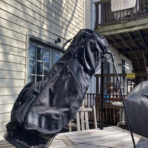 Black Unisex Ogio Carry Bag