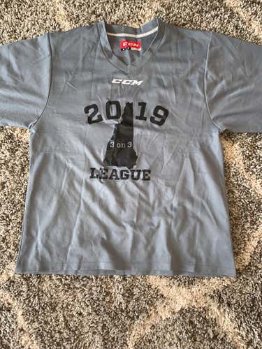 New Medium CCM  Jersey