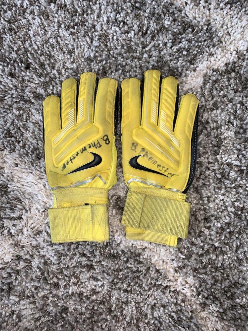 Used Medium Nike Goalie Gloves